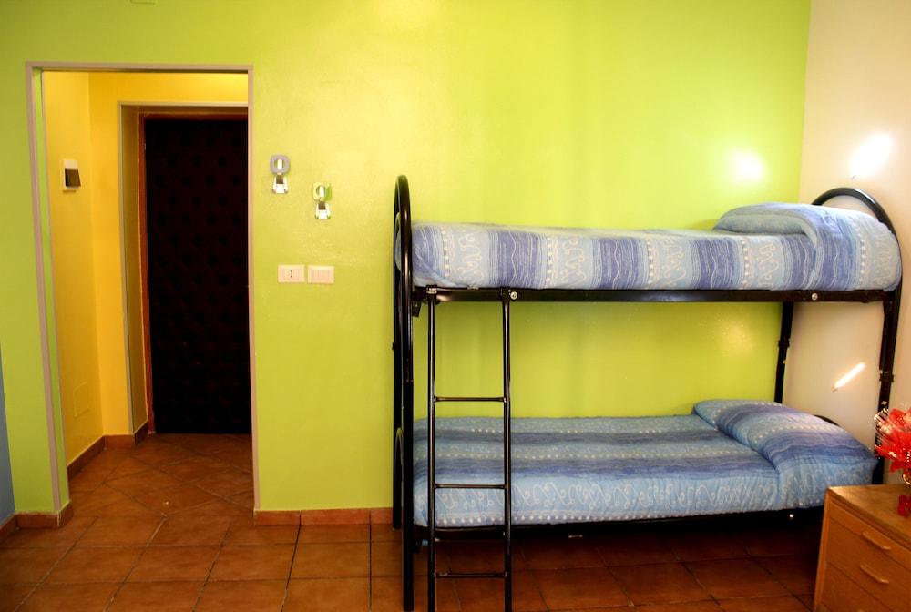 Legends Hostel Roma Ngoại thất bức ảnh