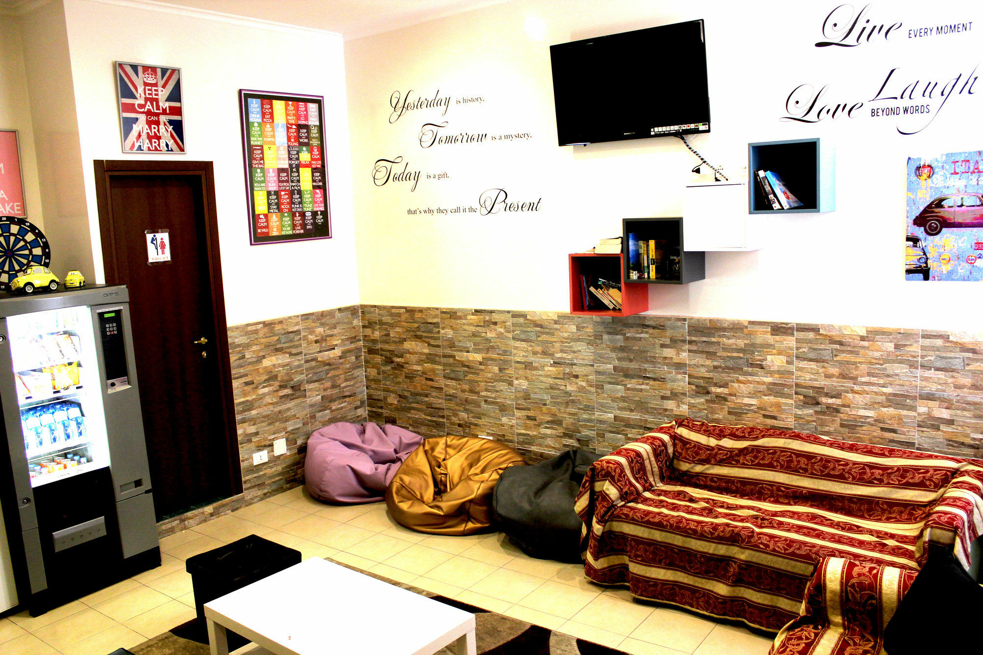 Legends Hostel Roma Ngoại thất bức ảnh